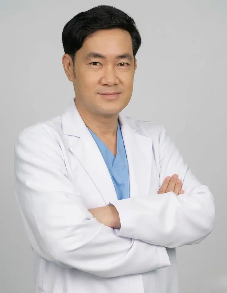 Dr. Muang (Manotham Usaho)